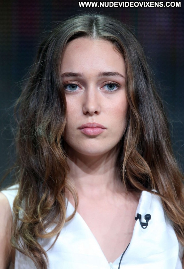 Alycia Debnam Carey The Walking Dead Paparazzi Beautiful Celebrity