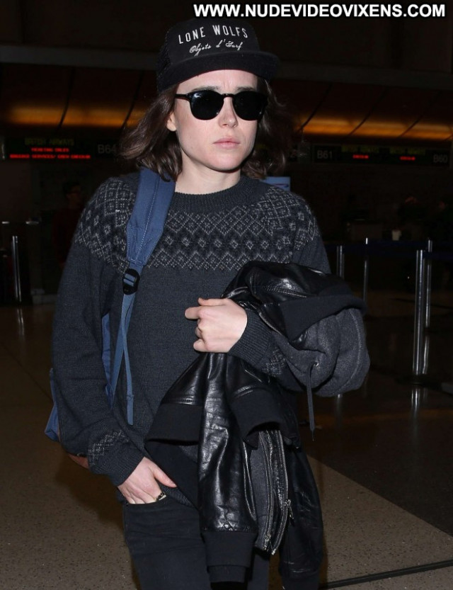 Ellen Page Lax Airport Babe Posing Hot Lax Airport Beautiful
