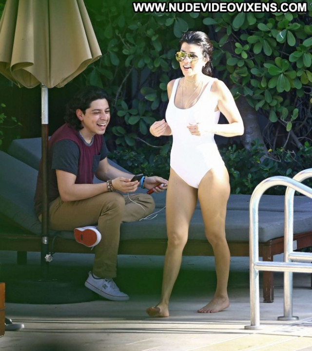 Kourtney Kardashian Paparazzi Posing Hot Swimsuit Babe Celebrity