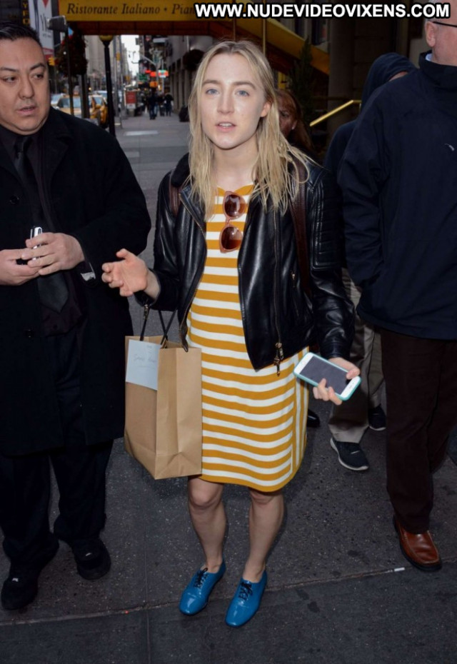 Saoirse Ronan New York Celebrity New York Babe Paparazzi Posing Hot