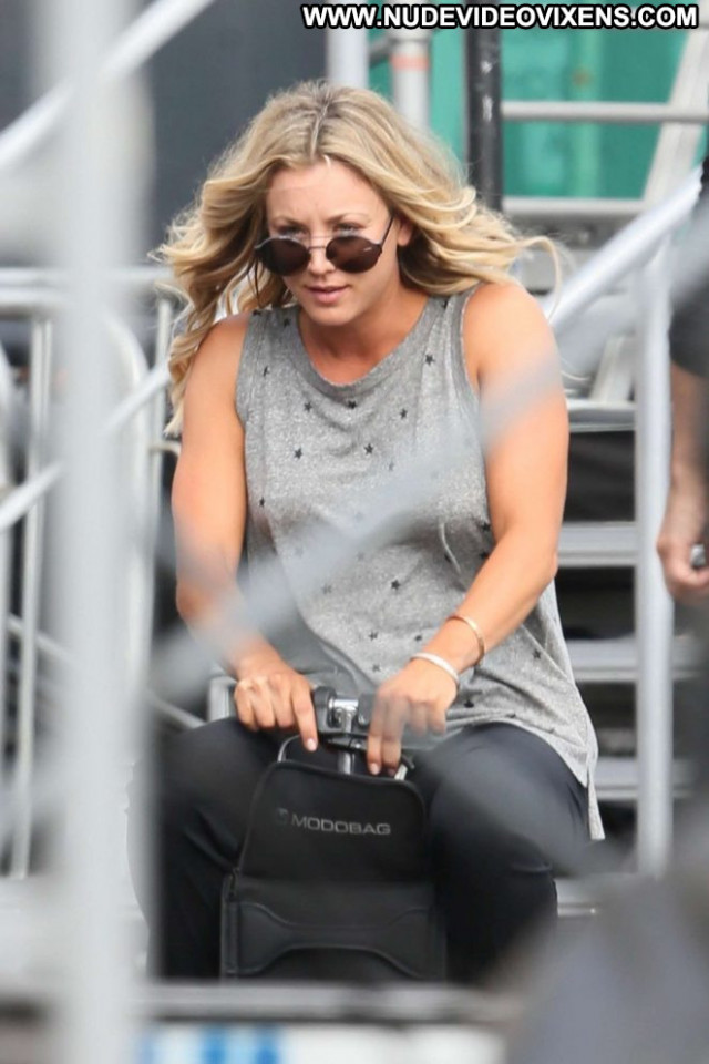 Kaley Cuoco Jimmy Kimmel Live Babe Paparazzi Beautiful Live Angel