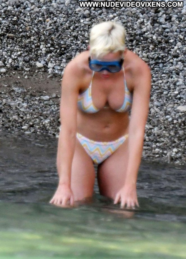 Katy Perry The Beach Posing Hot Paparazzi Celebrity Babe Bikini