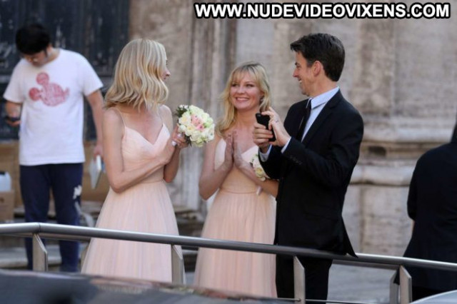 Kirsten Dunst The Wedding Paparazzi Italy Celebrity Beautiful Babe