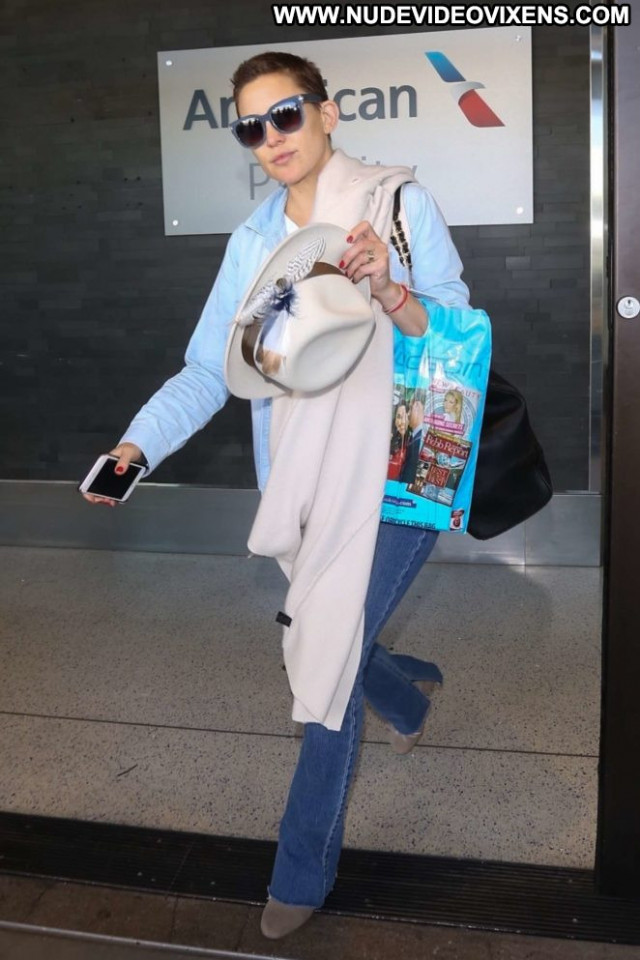 Kate Hudson Lax Airport  Paparazzi Posing Hot Babe Angel Celebrity