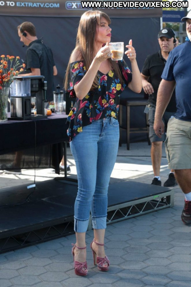 Sofia Vergara No Source  Celebrity Beautiful Posing Hot Paparazzi Babe