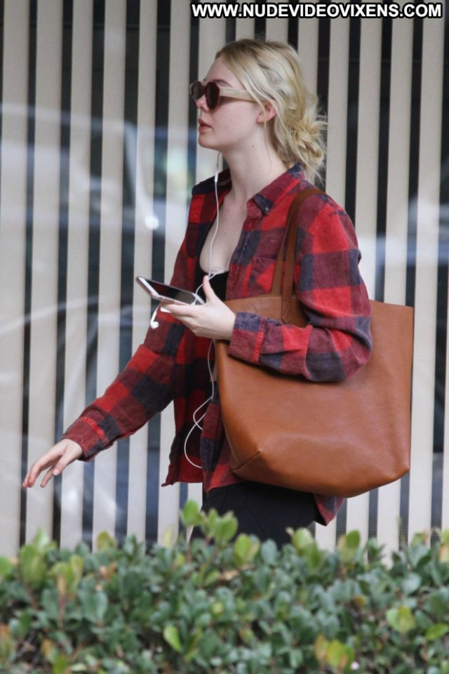 Elle Fanning Gym In La Posing Hot Celebrity Babe Beautiful Paparazzi