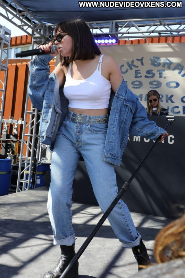 Charli Xcx No Source Beautiful Desert Celebrity Paparazzi Posing Hot