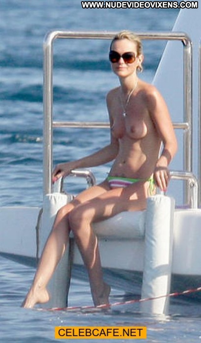 Laeticia Hallyday No Source Toples Posing Hot Babe Topless Celebrity