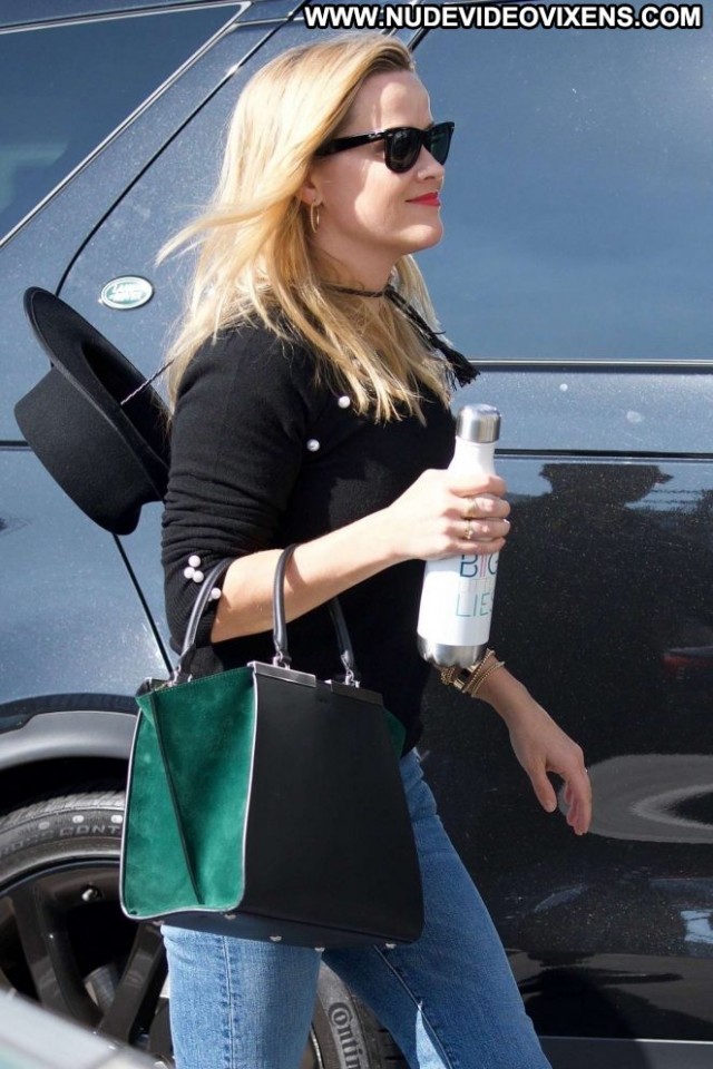 Reese Witherspoon No Source  Beautiful Paparazzi Shopping Celebrity