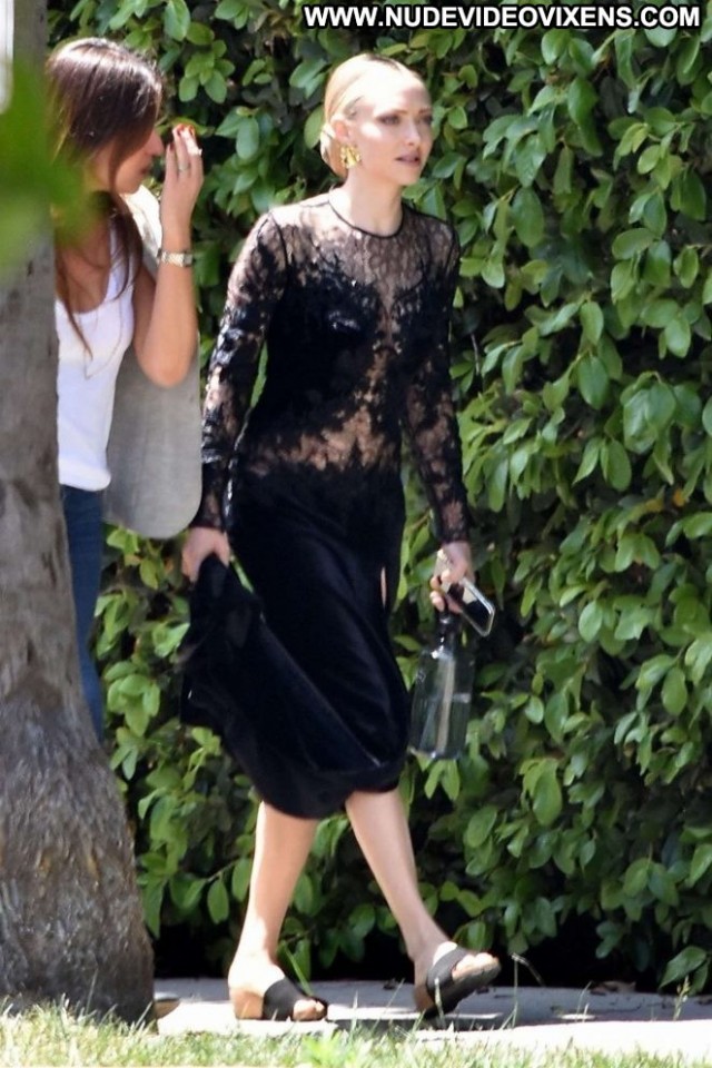 Amanda Seyfried Beverly Hills Paparazzi Babe Beautiful Posing Hot