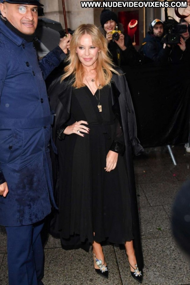 Kylie Minogue No Source Paparazzi Paris Babe Posing Hot Beautiful