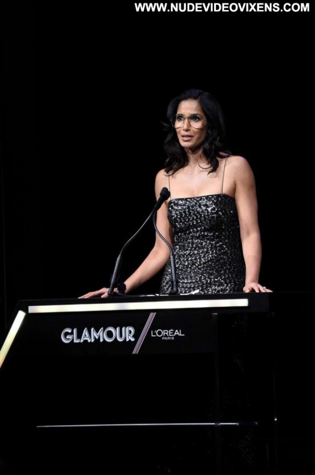 Padma Lakshmi Glamour Women Posing Hot Awards Nyc Celebrity Beautiful