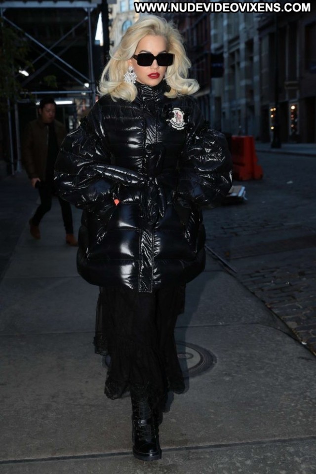 Rita Ora New York Paparazzi New York Posing Hot Hotel Beautiful Hot