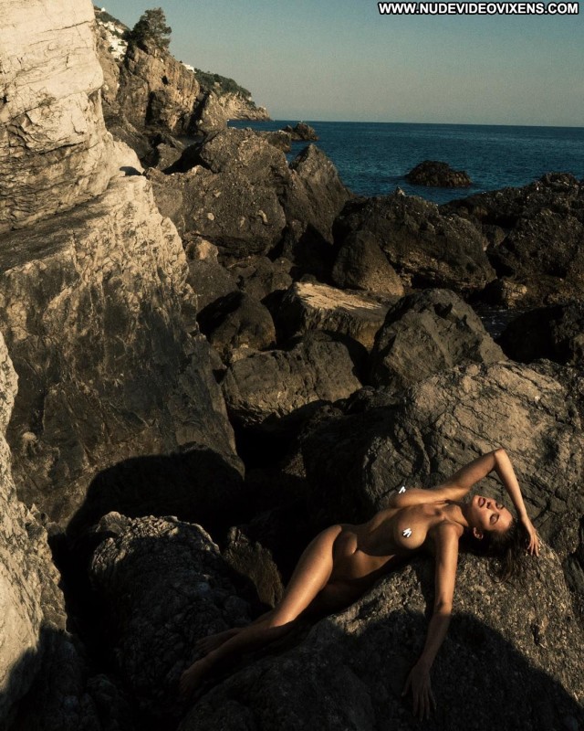 Alyssa Arce Pretty Face Posing Hot Beautiful Bus Babe Nude Videos