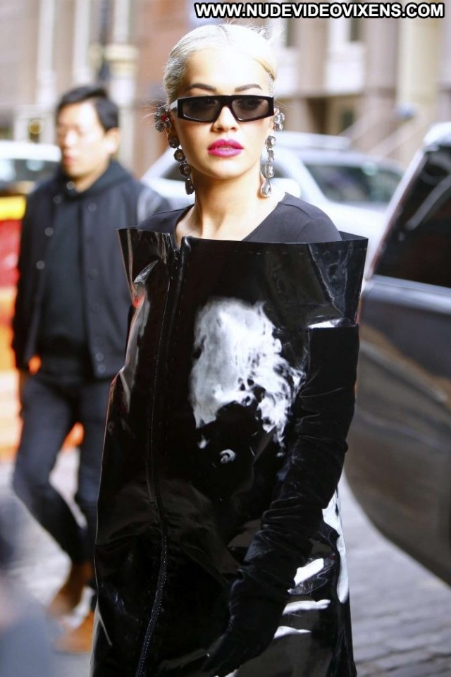 Rita Ora New York Hot Beautiful Hotel Posing Hot Paparazzi Celebrity
