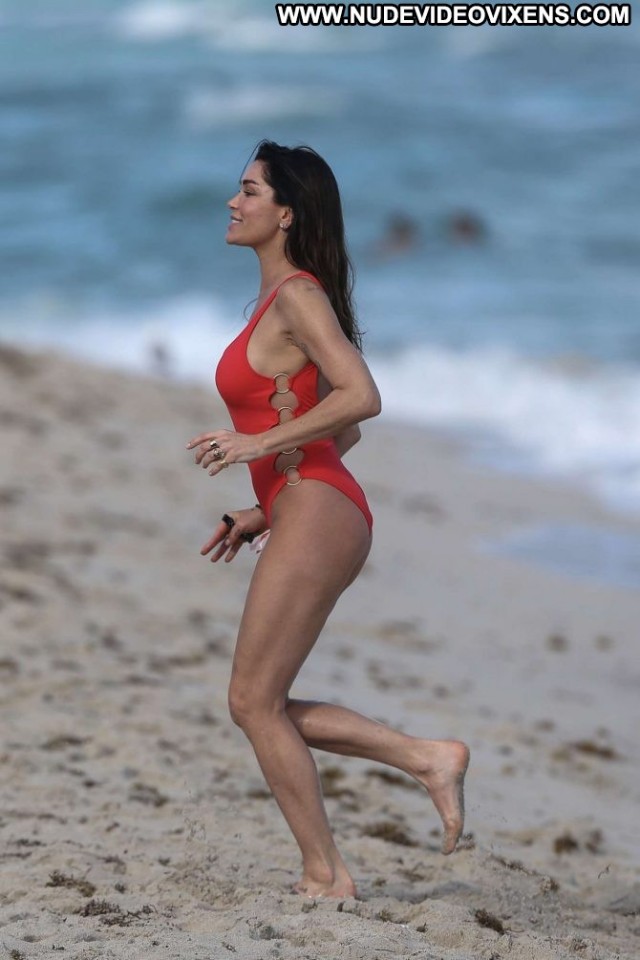 Jasmine Waltz Miami Beach Beach Paparazzi Celebrity Posing Hot Babe
