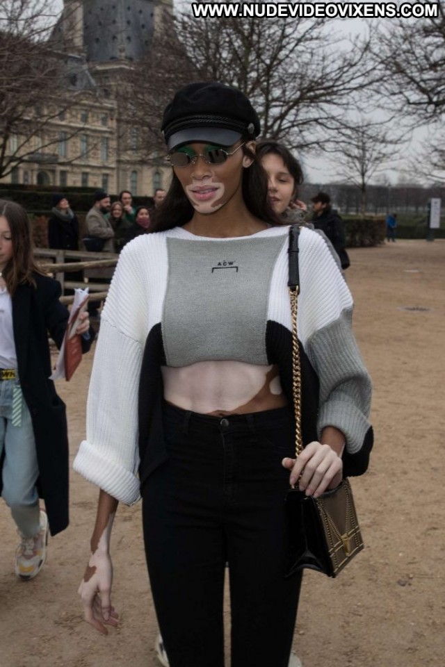 Winnie Harlow No Source Babe Posing Hot Paris Celebrity Paparazzi