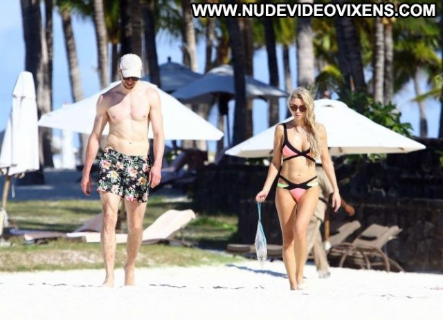 Una Healy The Beach Mauritius Celebrity Bikini Babe Beach Paparazzi