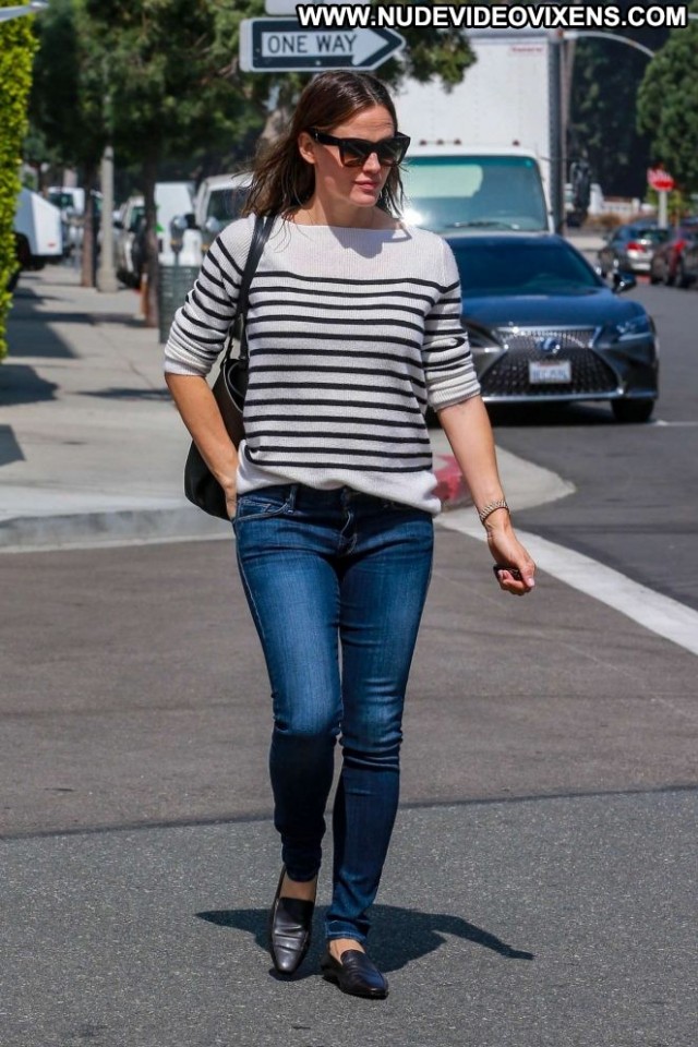 Jennifer Garner Beverly Hills Posing Hot Celebrity Paparazzi