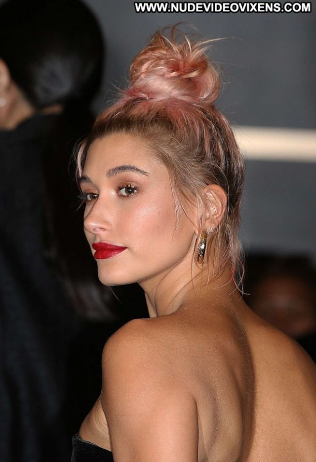 Hailey Baldwin No Source Babe Posing Hot Paparazzi Celebrity Beautiful