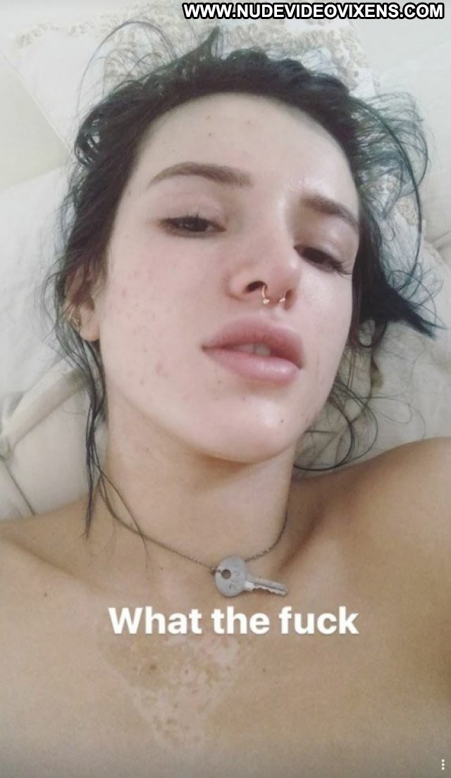 Bella Thorne No Source  Snapchat Actress Topless Celebrity Singer