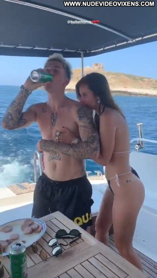 Bella Thorne Brown Eyes Influencer Public Figure Blonde American Caucasian Instagrammer Posing Hot Female Big Ass Babe Adult Content Creator Youtuber Celebrity