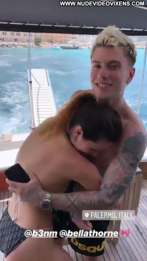 Bella Thorne Brown Eyes Influencer Public Figure Blonde American Caucasian Instagrammer Posing Hot Female Big Ass Babe Adult Content Creator Youtuber Celebrity