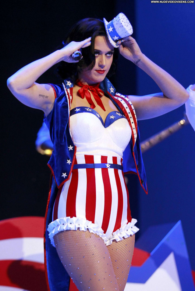 Katy Perry The Children Beautiful Concert Babe Live Celebrity