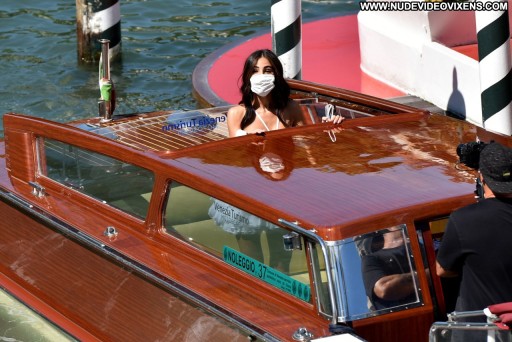 Giulia De Sexy Beautiful Posing Hot Babe Straight Celebrity