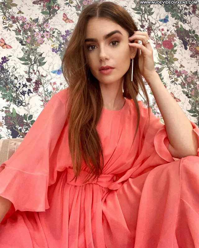 Lily Collins No Source Sexy Beautiful Babe Posing Hot Celebrity