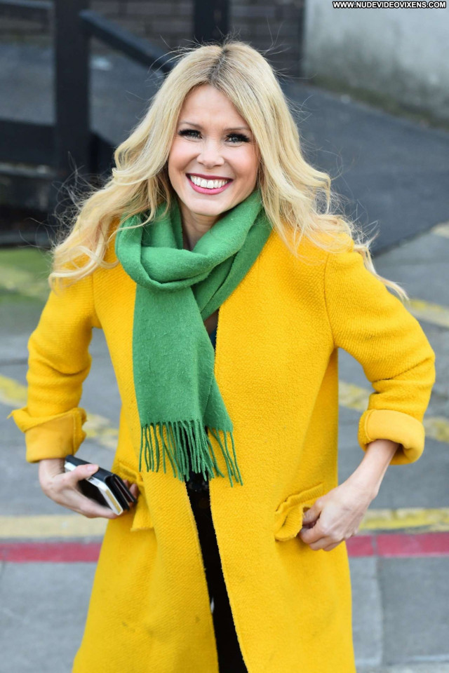 Melinda Messenger No Source Posing Hot Beautiful Paparazzi Celebrity