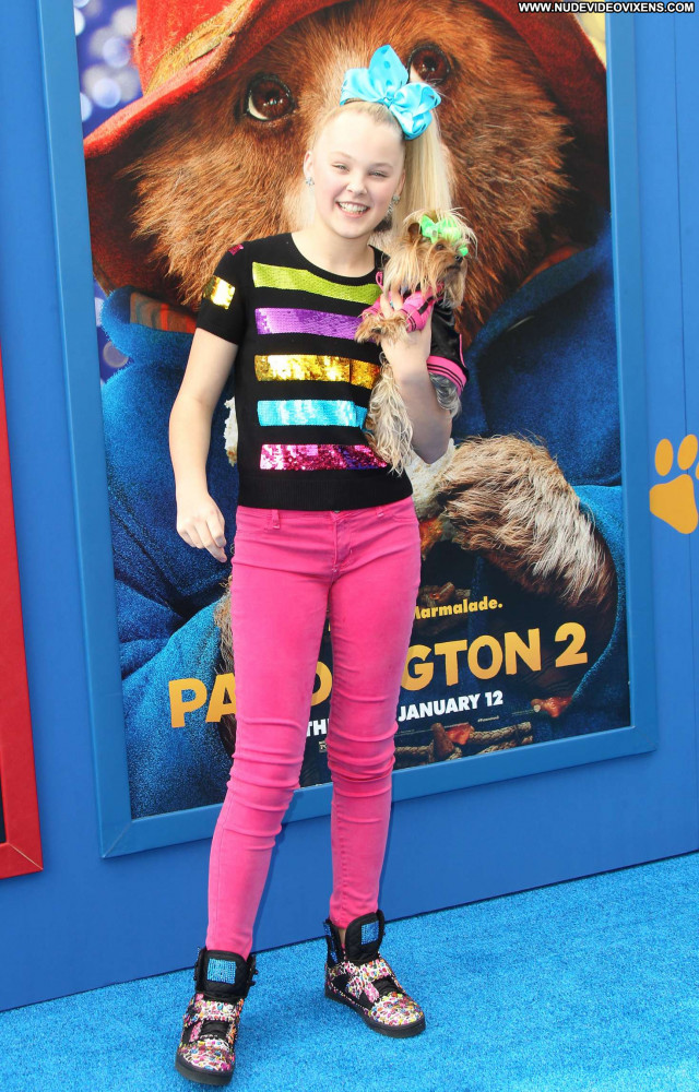 Jojo Siwa Los Angeles Posing Hot Beautiful Babe Celebrity Paparazzi