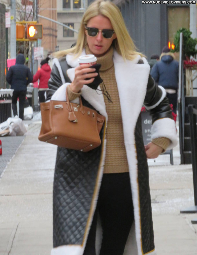 Nicky Hilton New York Beautiful Babe Celebrity Posing Hot Paparazzi