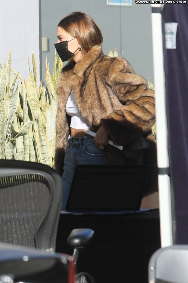 Hailey Baldwi Beverly Hills Beautiful Posing Hot Babe Celebrity