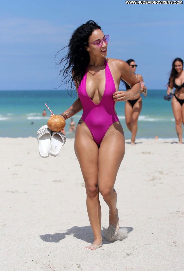 Draya Michele No Source  Beautiful Celebrity Beach Babe Posing Hot